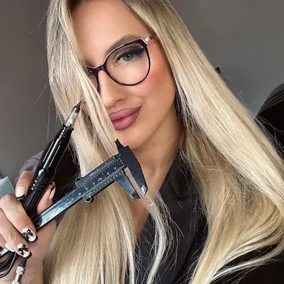 Safanow Permanent & Beauty - Makijaż permanentny, modelowanie ust i stylizacja brwi